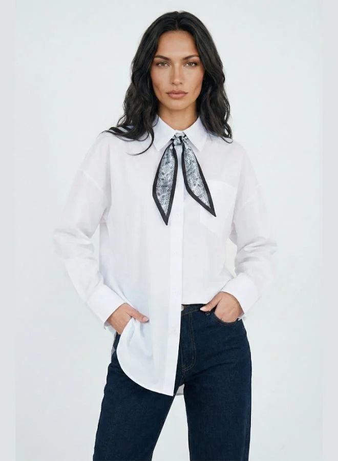 ليلا قميص نسائي بياقة كلاسيكية وقصة مريحة مع تفاصيل وشاح وجيب صدر